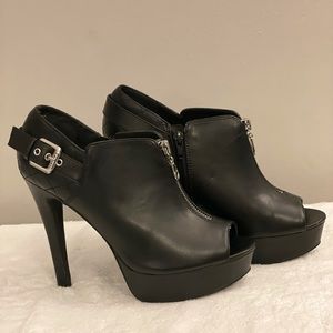 Black Guess Ankle Booties Women’s size 8